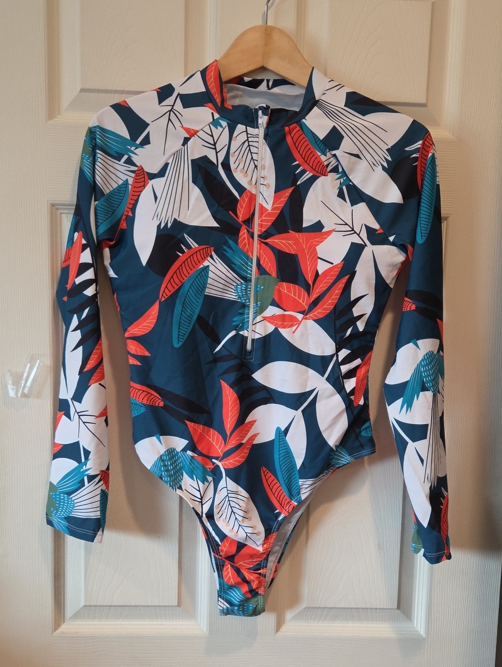 Long-Sleeve Girls One-Piece Rash Guard Swimsuit in Navy Floral